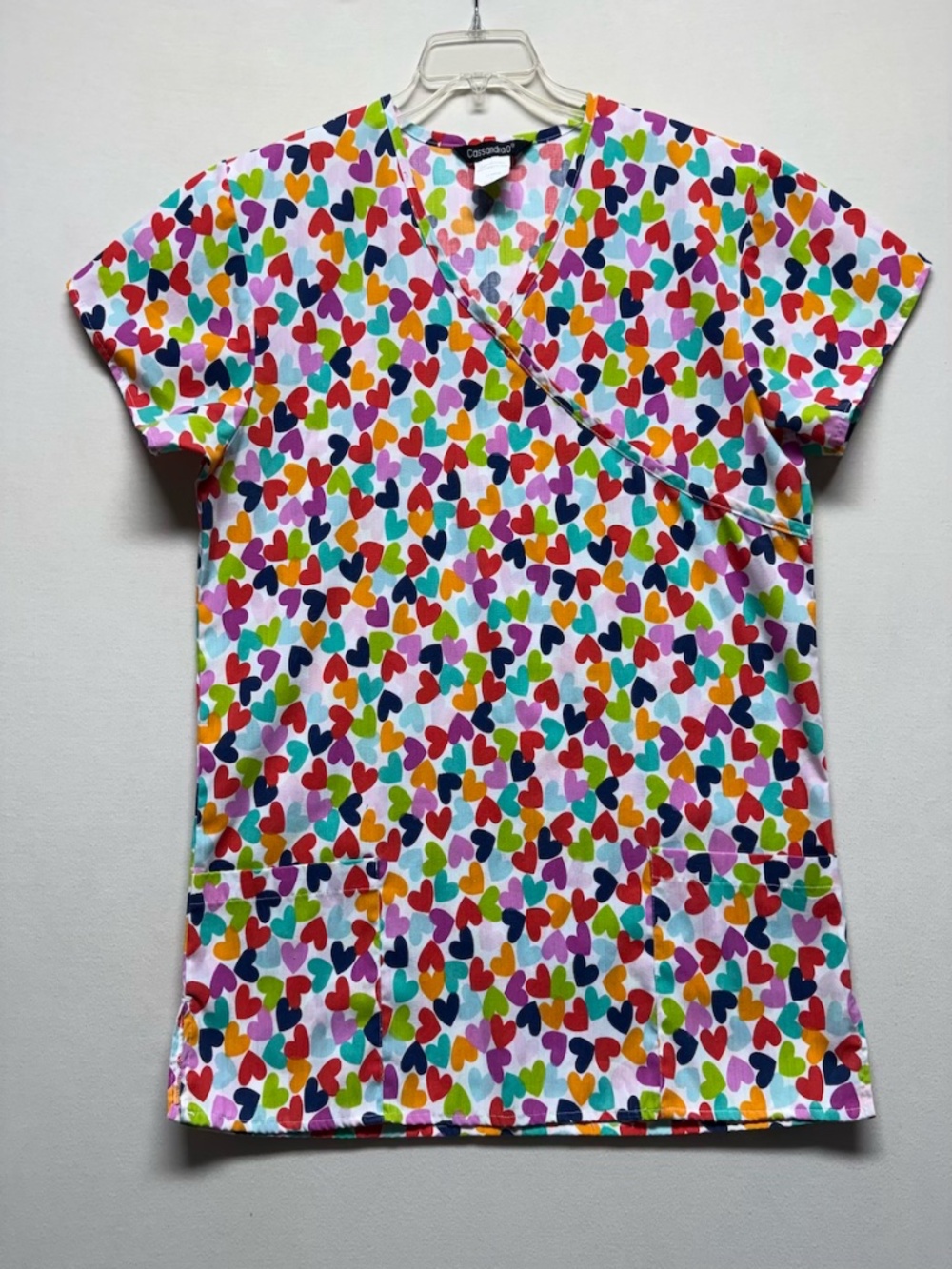 Cassandra O Colorful Heart Print Scrub Top Women’s Medium Medical Nurse Top